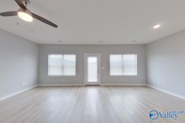 Foto del edificio - 6103 Stonewater Ct