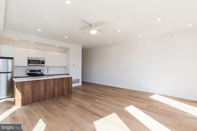 Building Photo - 1416 Frankford Ave