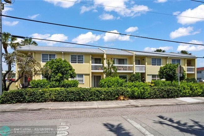 Foto del edificio - 2121 NE 36th St