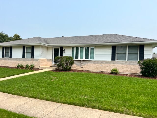 Primary Photo - 2915 Old Kent Dr