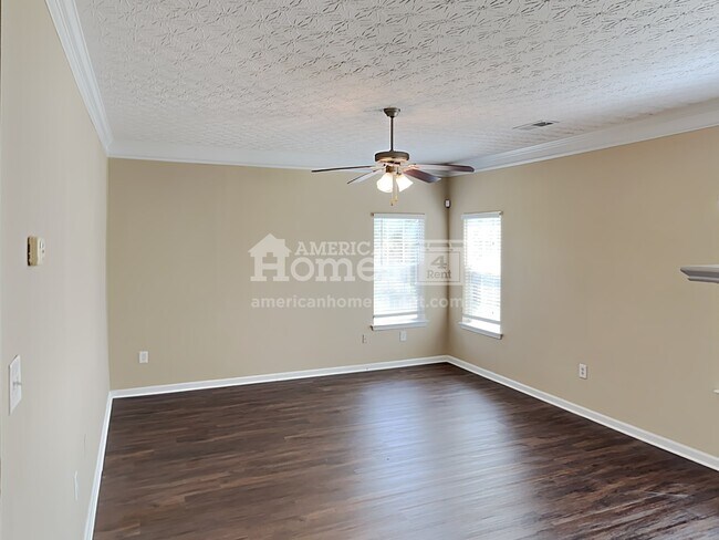 Building Photo - 6345 Daniell Springs Drive