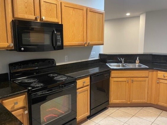 Building Photo - 8451 Towne Center Cir