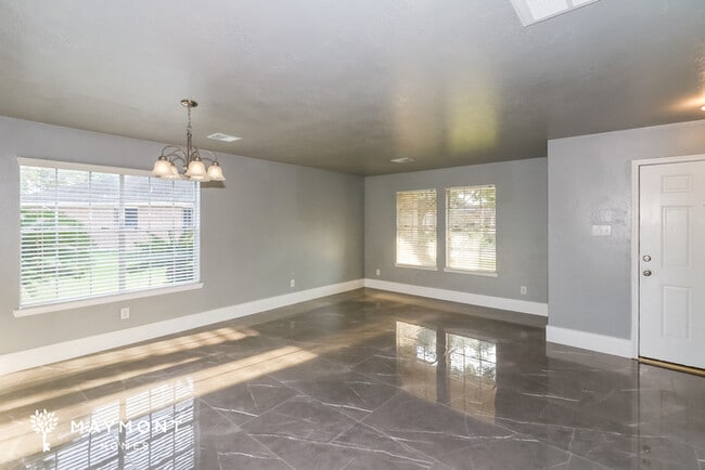 Building Photo - 21103 Brae Point Ct