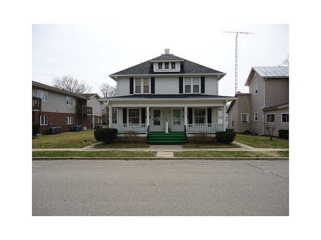 Front of House - 167 W Walnut St