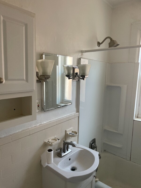 Foto del edificio - 7555 Byron Pl