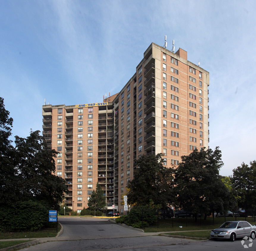Building Photo - The Humberwood