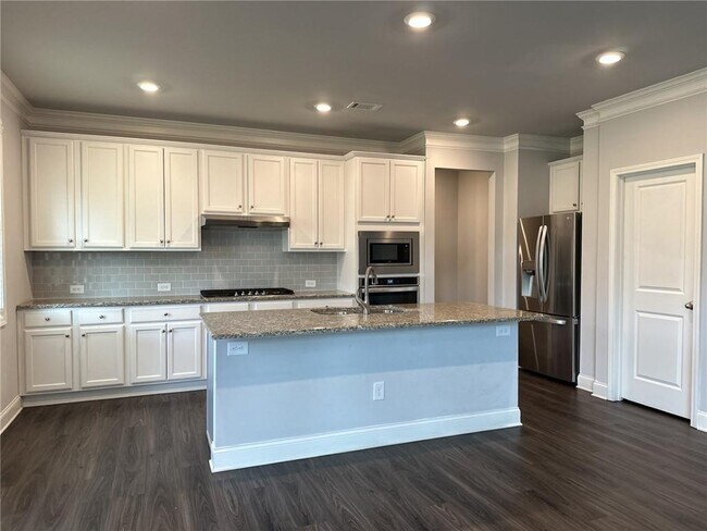 Foto del edificio - 4671 Silver Oak Dr