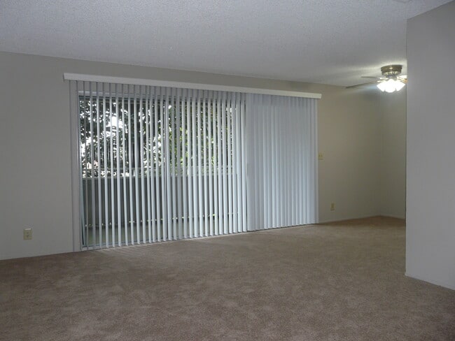 Building Photo - Updated 2 Bedroom 2 Bath Condo in Santa Clara