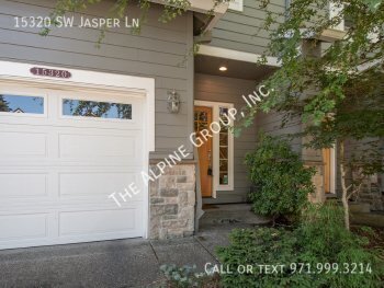 Building Photo - Beautiful Townhome in Quiet Neighborhood!