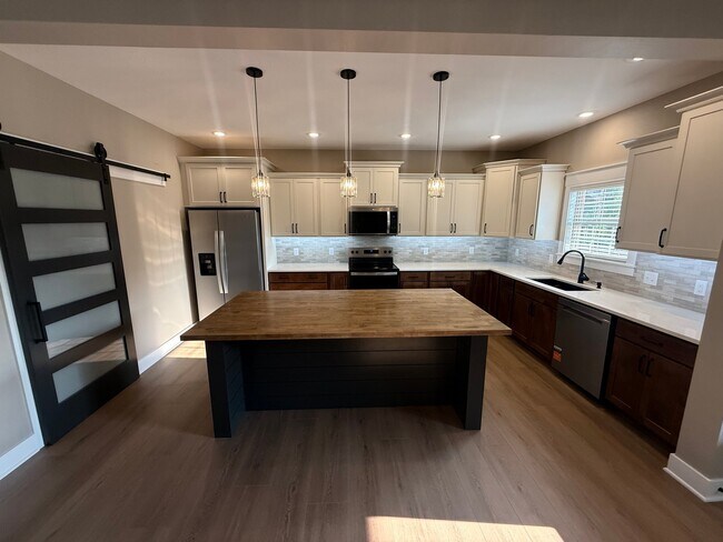 Foto del edificio - 1238 Bluegrass Rd