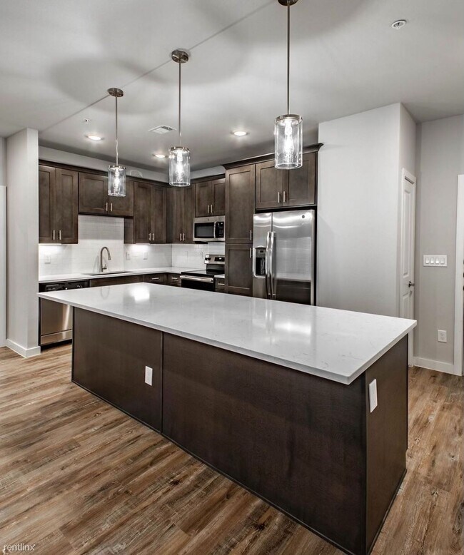 Foto del edificio - 1 br, 1 bath Condo - 1701 E Palm Valley Bl...