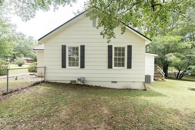 Building Photo - 1405 Hunt Ave