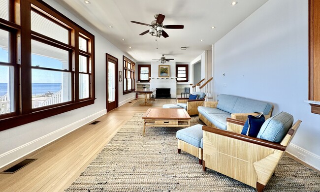 Building Photo - 41 Trumbull Ave