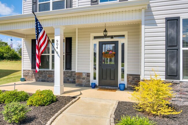 Foto del edificio - Available NOW MUST  see in McCoy's Creek