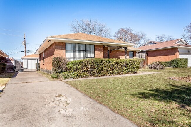 Foto del edificio - 2625 San Medina Ave