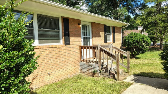Building Photo - Room in House on Old Monroe Rd