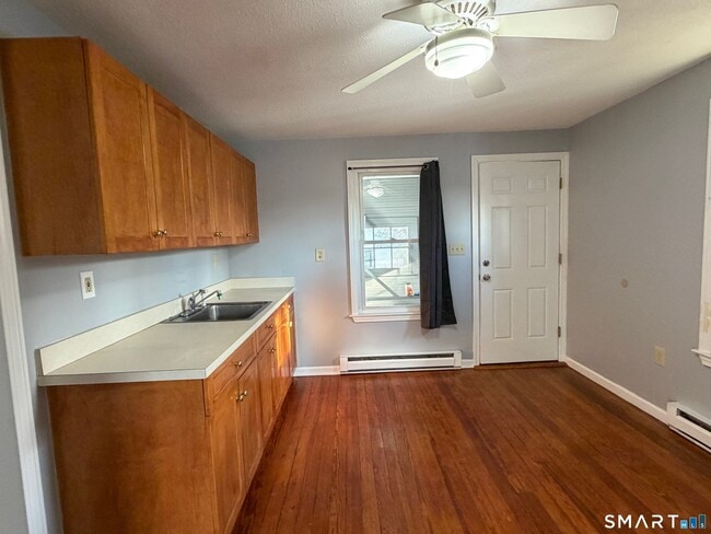 Building Photo - 3 Greenwood St