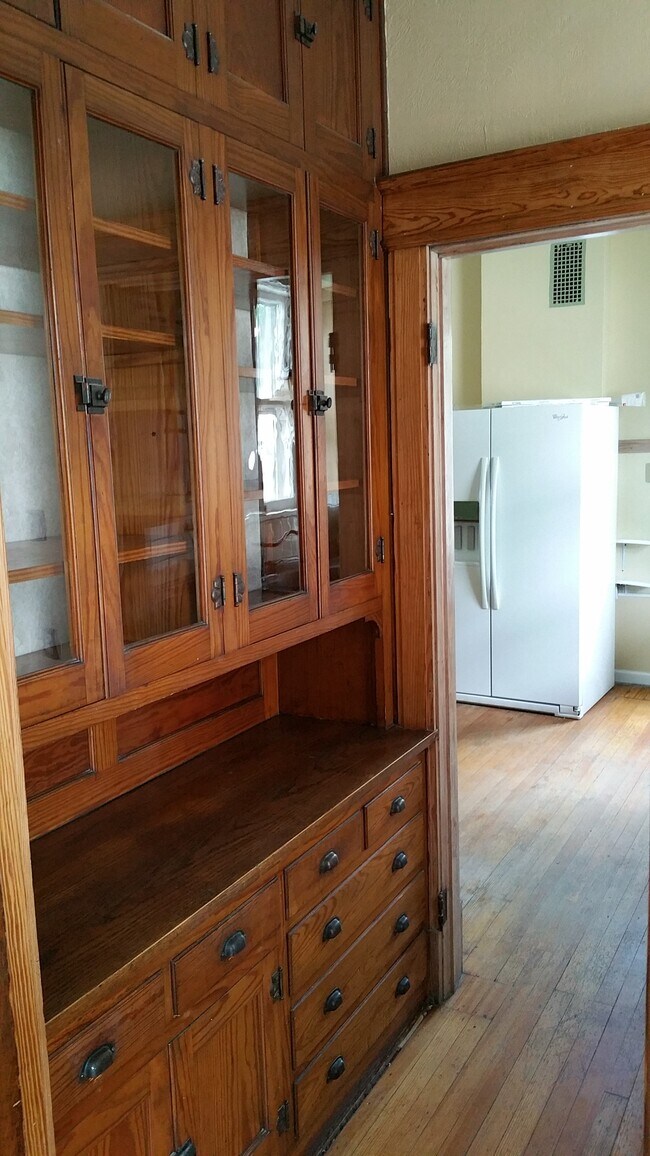 Foto del edificio - 405 E Franklin St