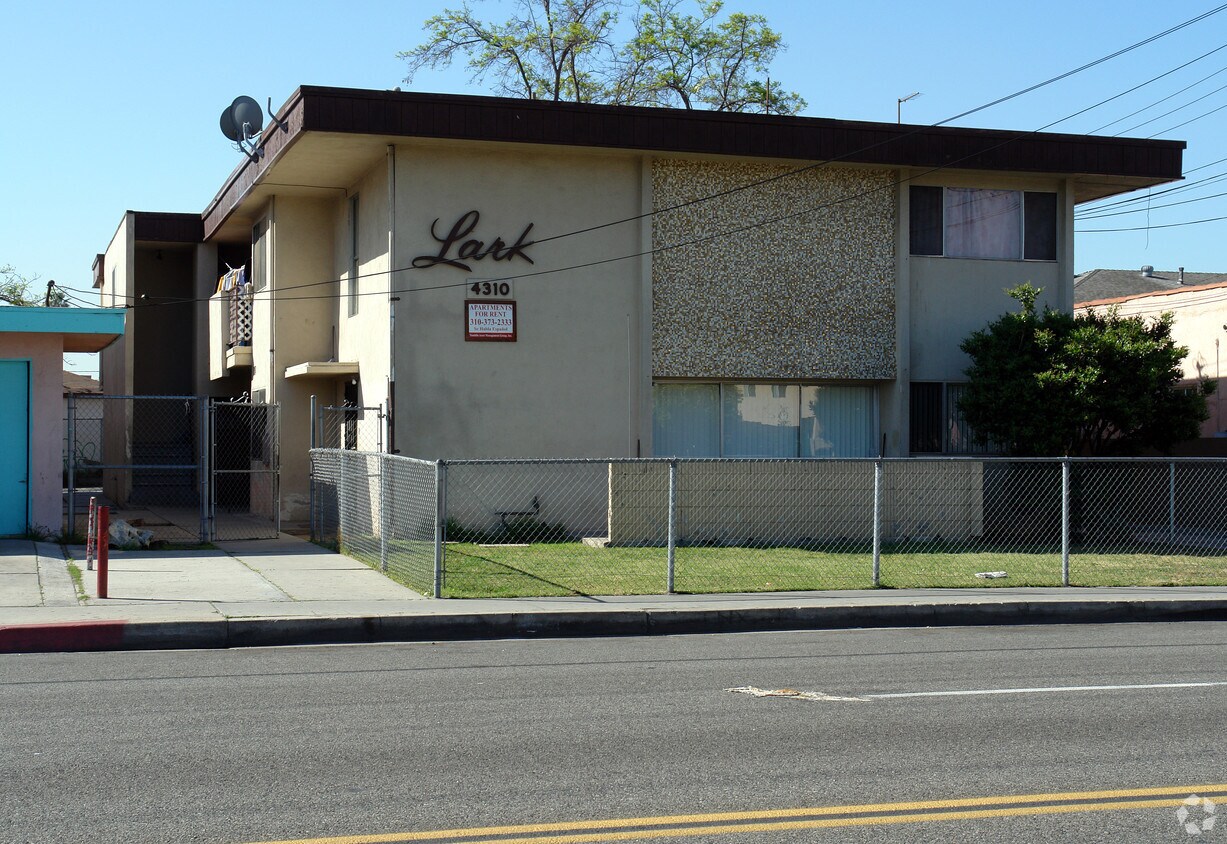 Foto principal - 4310 Lennox Blvd
