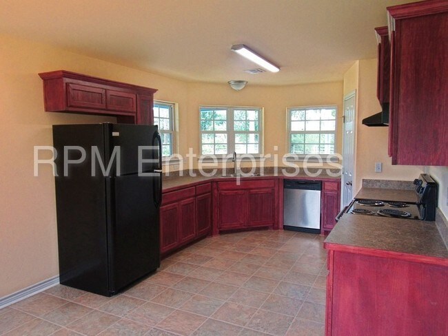 Foto del edificio - 10201 Hefner Oaks Dr