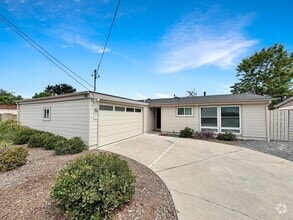 Building Photo - 3585 Dorchester Dr