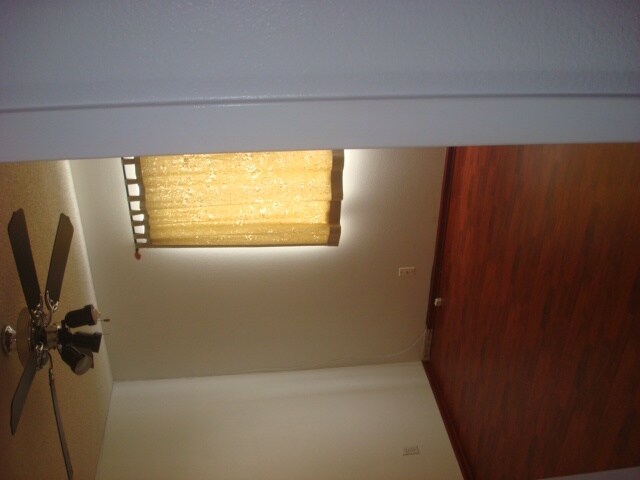 Building Photo - Single Family 4 bedroom 3 bath single family home