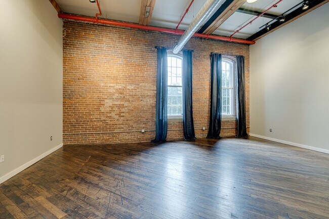 Building Photo - 1400 Rosa L Parks Blvd