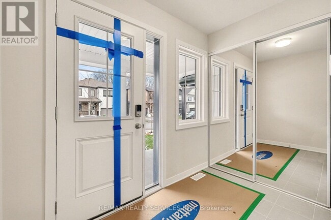 Photo du bâtiment - 124 Tonic Cres