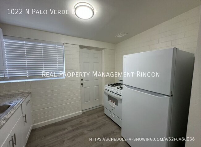 Foto del edificio - 1022 N Palo Verde Blvd