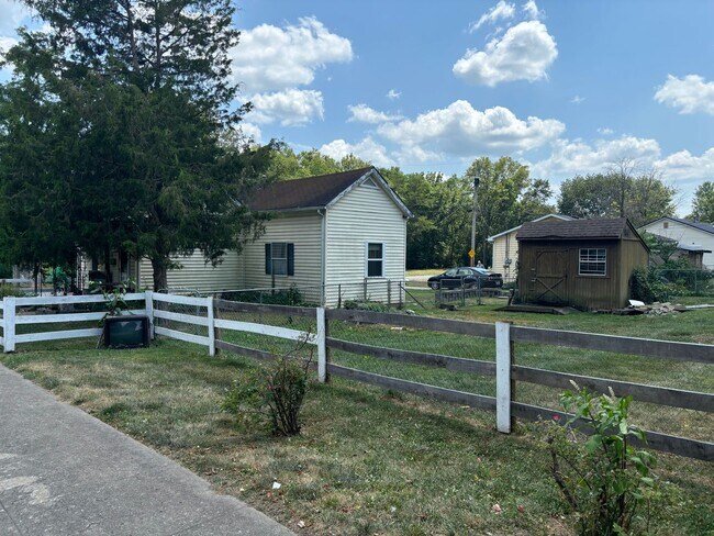 Building Photo - 1 bedroom, 1 bathroom House