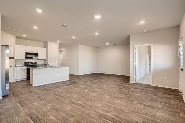 Foto del edificio - 5832 Brocade Dr