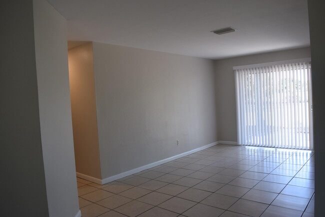 Foto del edificio - 248 SW Cherryhill Rd