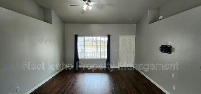 Foto del edificio - 8039 E Jacob Dr