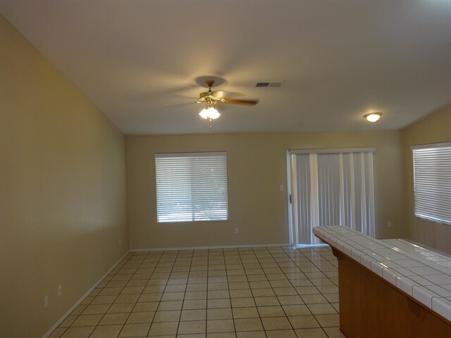 Foto del edificio - 910 Fox Tree Ct