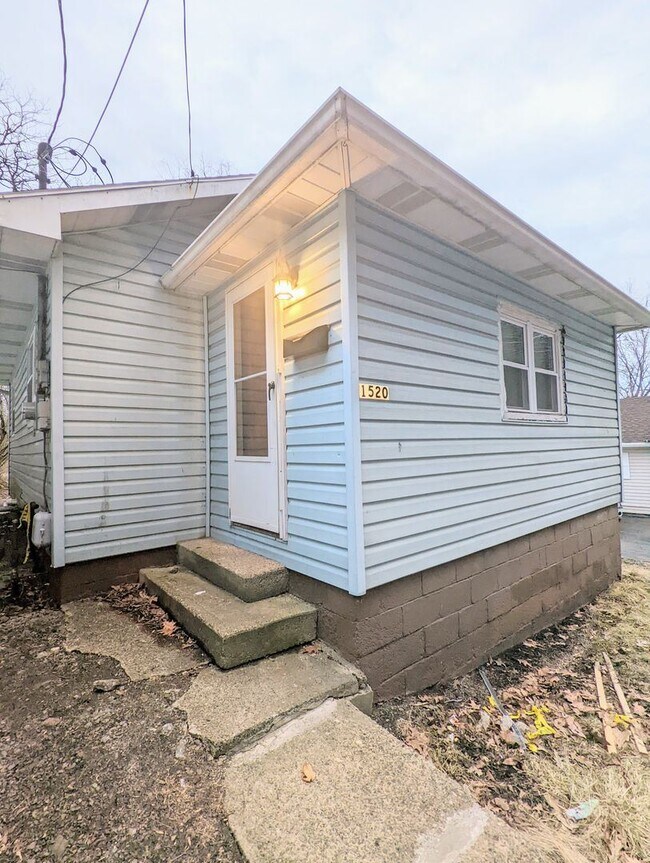 Building Photo - 1 br, 1 bath House - 1520 12th Ave