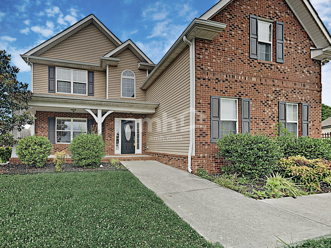 Foto principal - 2101 Briarhill Ln