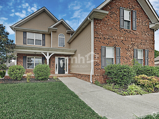 Building Photo - 2101 Briarhill Ln