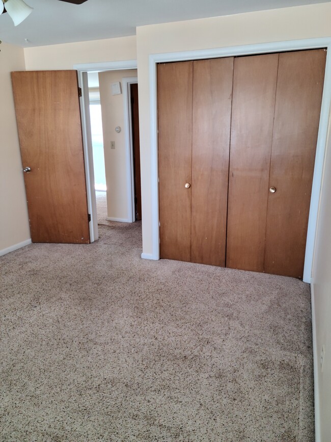 Master bedroom w BIG closets! - 110 Stanford Ave