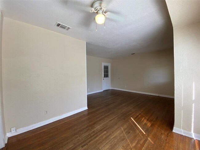 Foto del edificio - 4812 Roanoke St