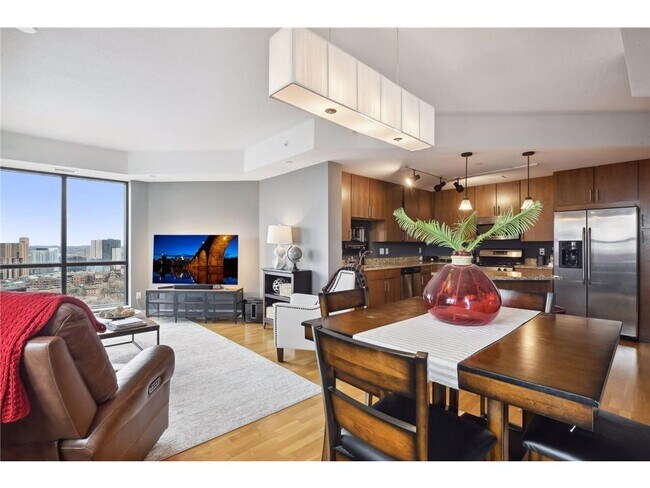 Foto del edificio - 100 3rd Ave S