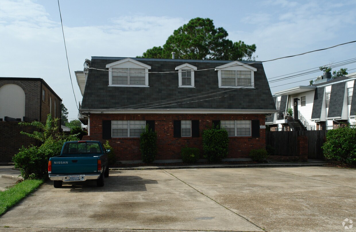 Primary Photo - 4824 Quincy St