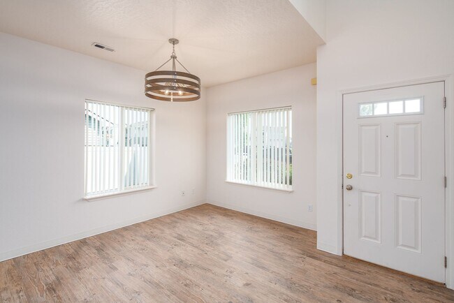 Foto del edificio - 7804 Leverett Ct