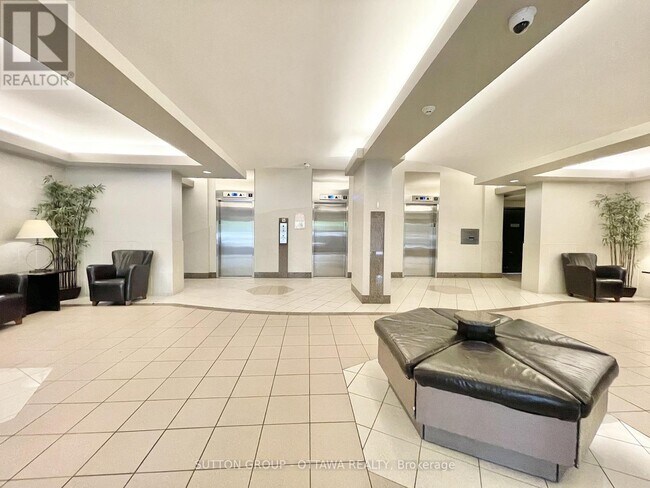 Photo du bâtiment - 900 Dynes Rd
