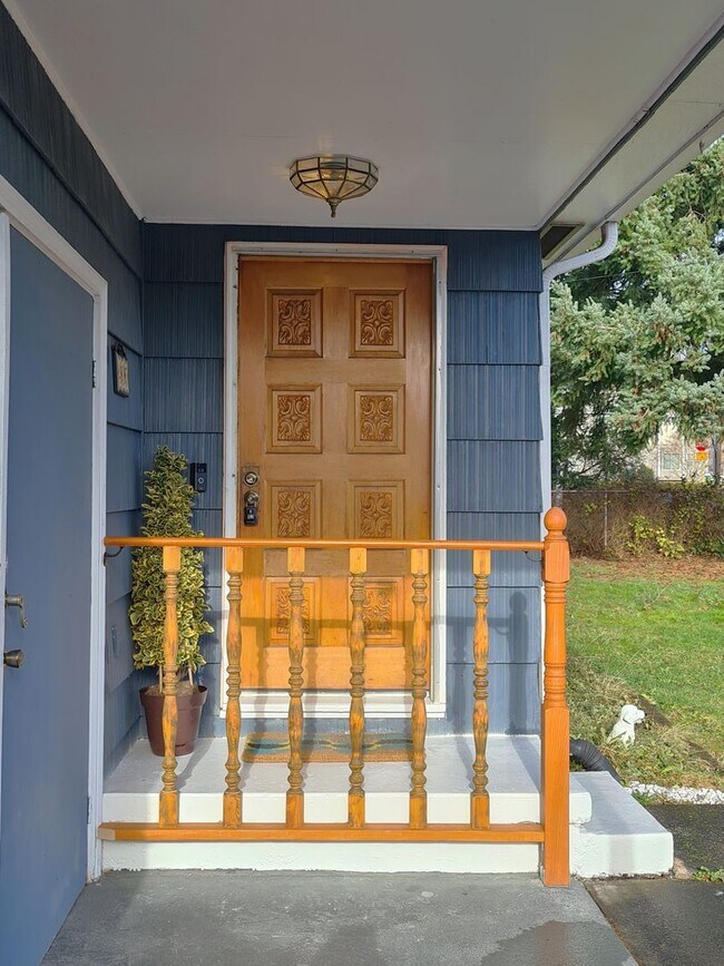 Foto del edificio - 5-Bedroom Home in NE Portland