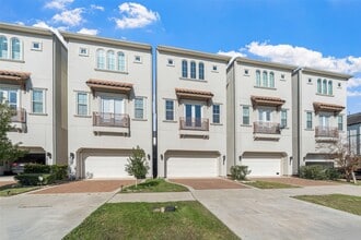 Building Photo - 1107 W 16th St