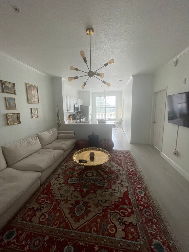 Foto principal - 860 N Orange Ave
