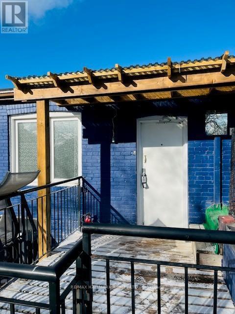 Building Photo - 2961 Lake Shore Blvd W