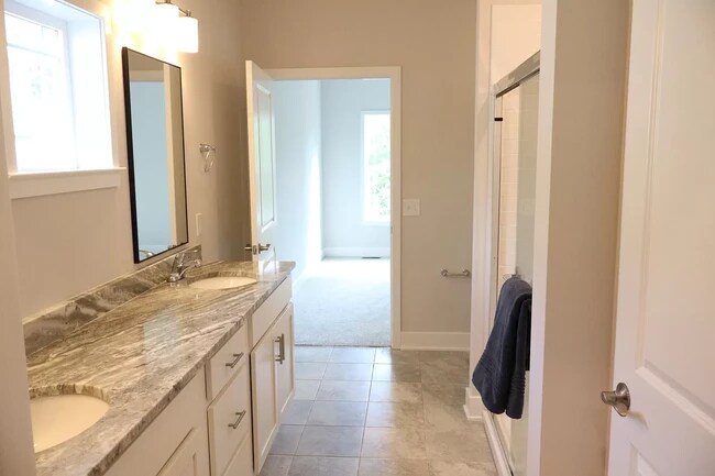 Luxury bathroom - 6575 Clearwater Ct