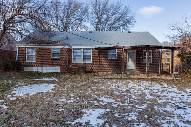 Foto del edificio - 628 S Mission Rd