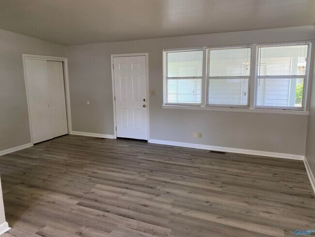 Building Photo - 435 S Edgemont Cir NW